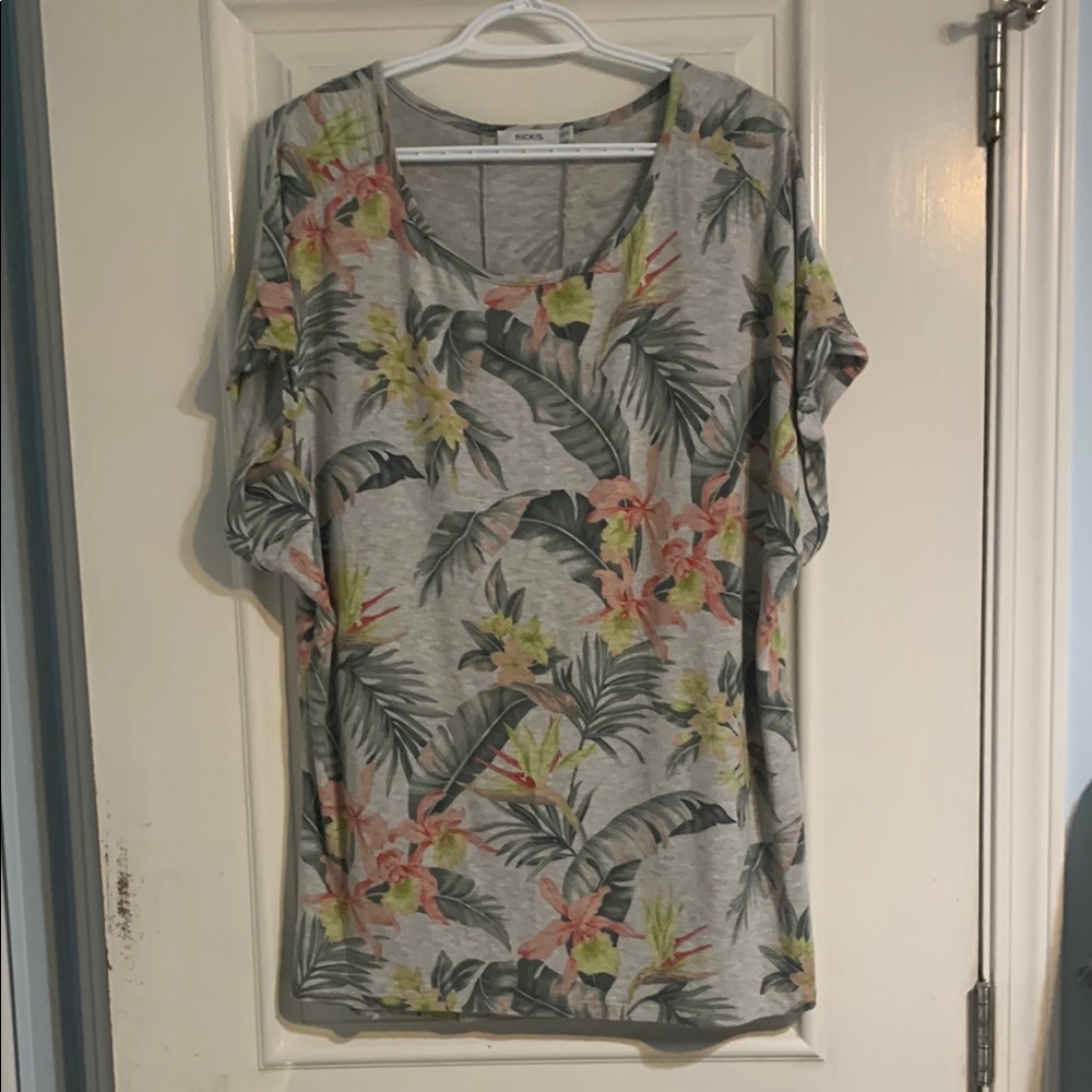 Ricki's Rayon Tropical Floral Gray Tee - Picture 1 of 7